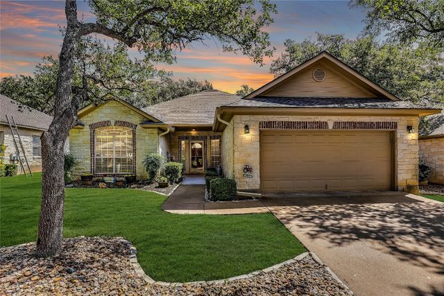 $408,000 | 118 Sabine Drive | Texas Traditions