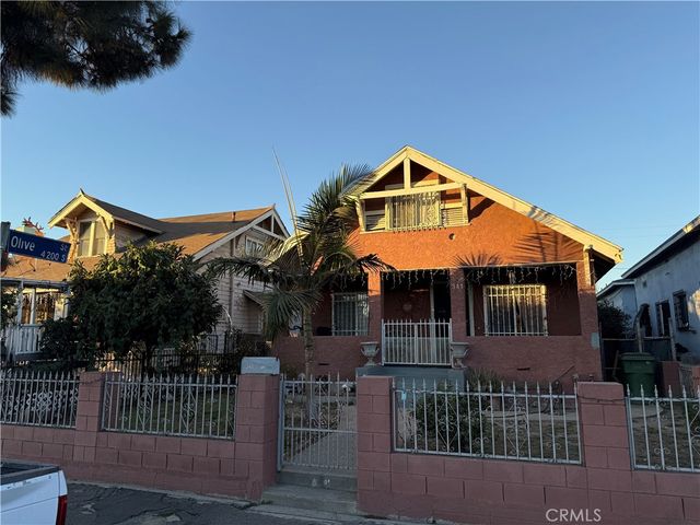 $750,000 | 341 West 42nd Street | South Central LA