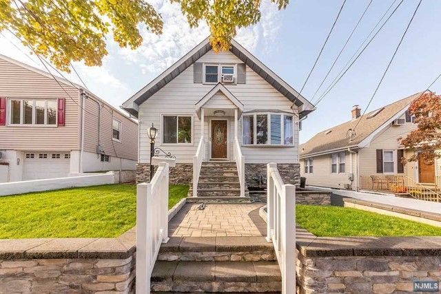 $594,900 | 480 Harding Avenue | Lyndhurst