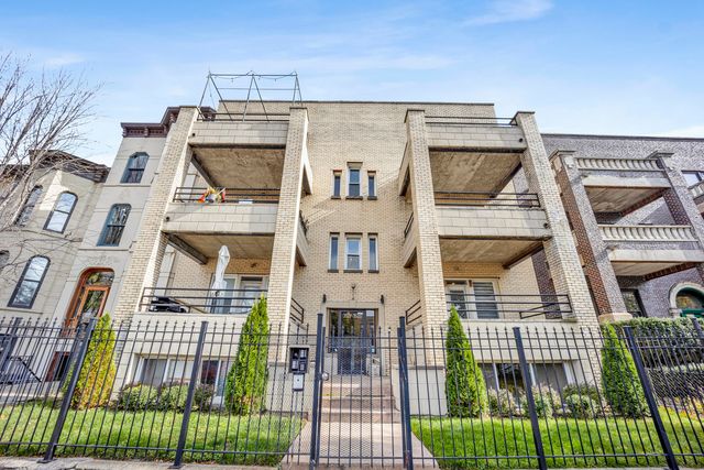 $2,595 | 3527 South King Drive, Unit 3N | Bronzeville