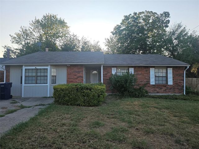 $2,150 | 5501 Briarcrest Drive | Lake Crest Park