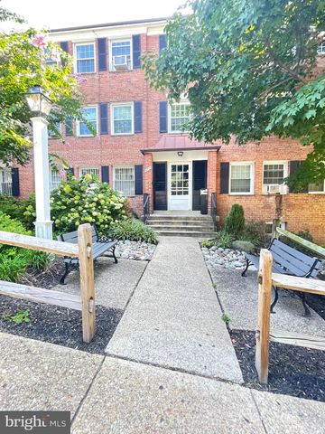 $249,900 | 903 South Frederick Street, Unit 1 | Columbia Forest