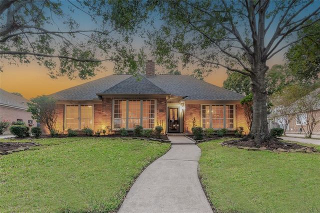 $365,000 | 16015 Ridge Park Drive | Copperfield Southdown Village