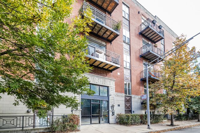 $469,999 | 2342 West Bloomingdale Avenue, Unit 105 | Bucktown