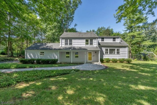 $869,000 | 18 Deerfield Road | Mendham