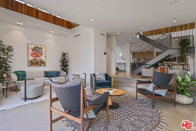 $6,950,000 | 1601 Shell Avenue | Venice