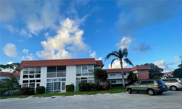 $135,000 | 2600 Southeast Ocean Boulevard, Unit E4 | Vista Pines