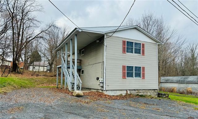 $950 | 3 Upstairs Lathrop Street | West Carthage