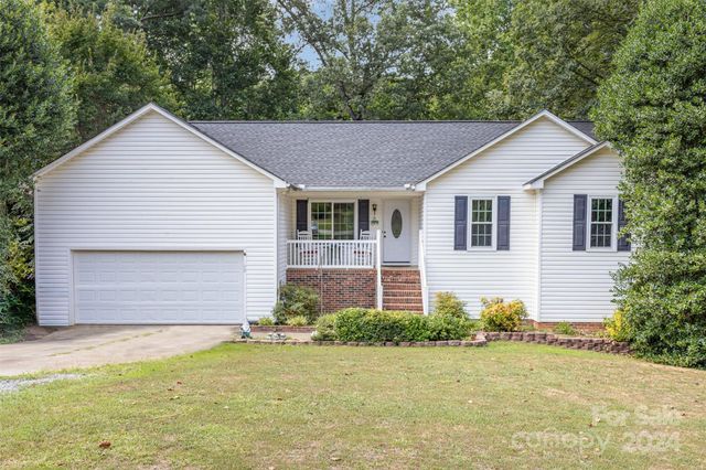 $395,000 | 148 Rocky Point Court | Coddle Creek Township - Iredell County