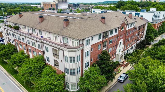 $450,000 | 4120 Ridgefield Drive, Unit 410 | Woodlawn - Nashville