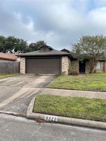 $1,900 | 3322 West Heatherock Circle | Sugar Land