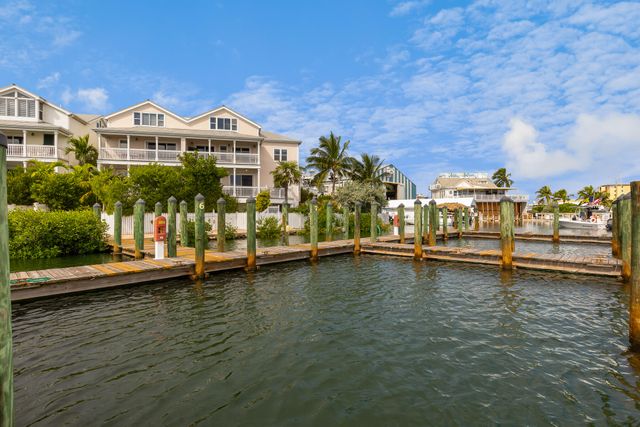 $4,215,000 | 719 Eisenhower Drive, Unit 7 | Key West