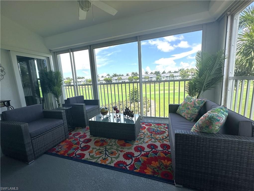 Sunroom with ceiling fan