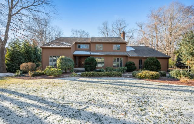 $625,000 | 8 Summer Brook Lane | Cromwell