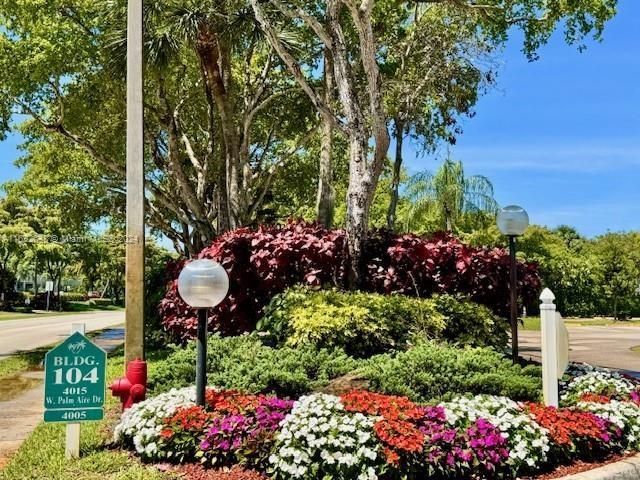 $325,900 | 4015 West Palm Aire Drive, Unit 902 | Palm Aire