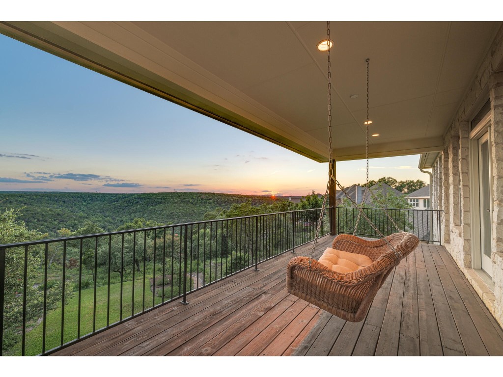 Front row seat to starlight. Stargaze in comfort from the enchanting porch swing.