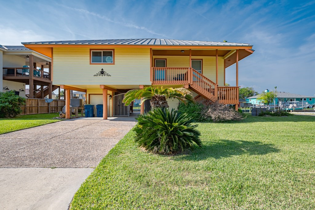 a front view of house with yard