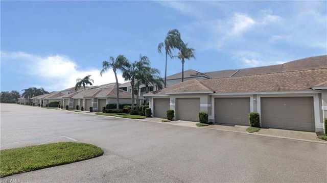 $365,900 | 8091 Queen Palm Lane, Unit 315 | Heritage Palms