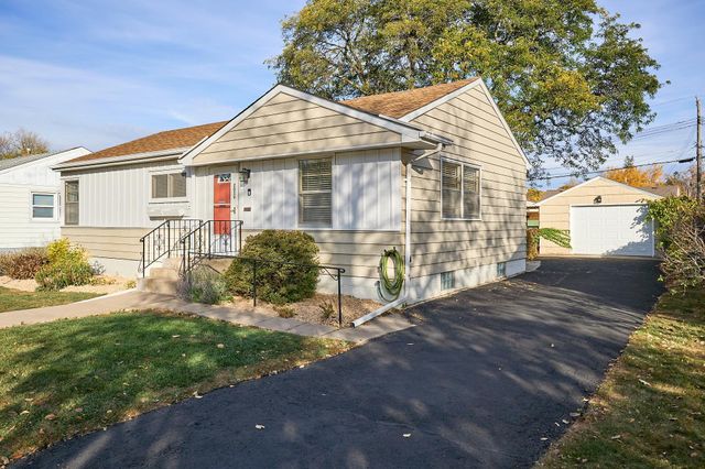 $359,900 | 2039 Worcester Avenue | Highland