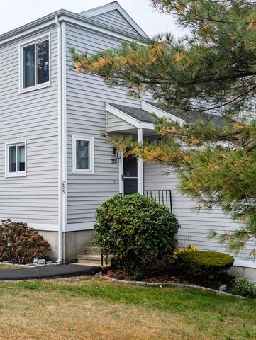 $399,000 | 255 Blueberry Lane, Unit 255 | Branford