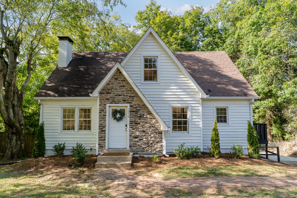 a view of a house