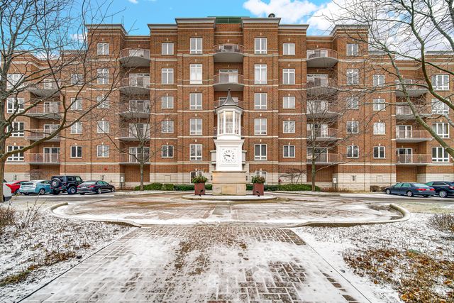 $378,700 | 799 Graceland Avenue, Unit 410 | Des Plaines