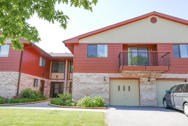 $300,000 | 768 Whalom Lane, Unit 768 | Schaumburg