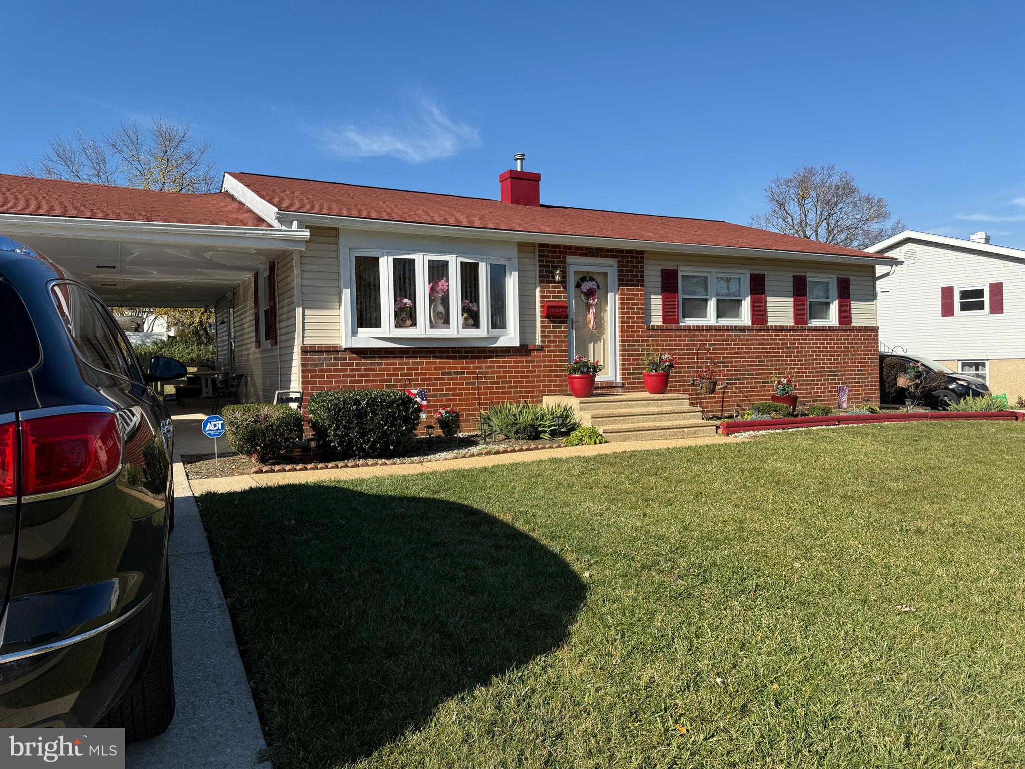 a front view of house with yard