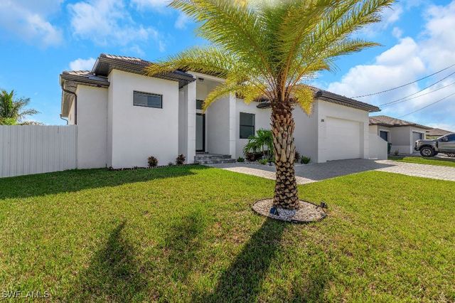 $622,000 | 329 Southwest 31st Avenue | Cape Coral