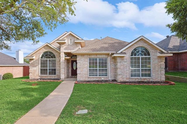 $2,390 | 1124 San Saba Drive | Northwest Carrollton