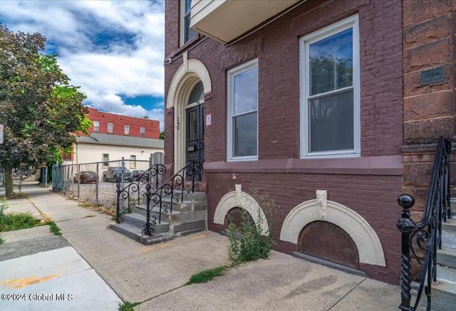 $1,650 | 192 4th Street, Unit 1 | Pottery District