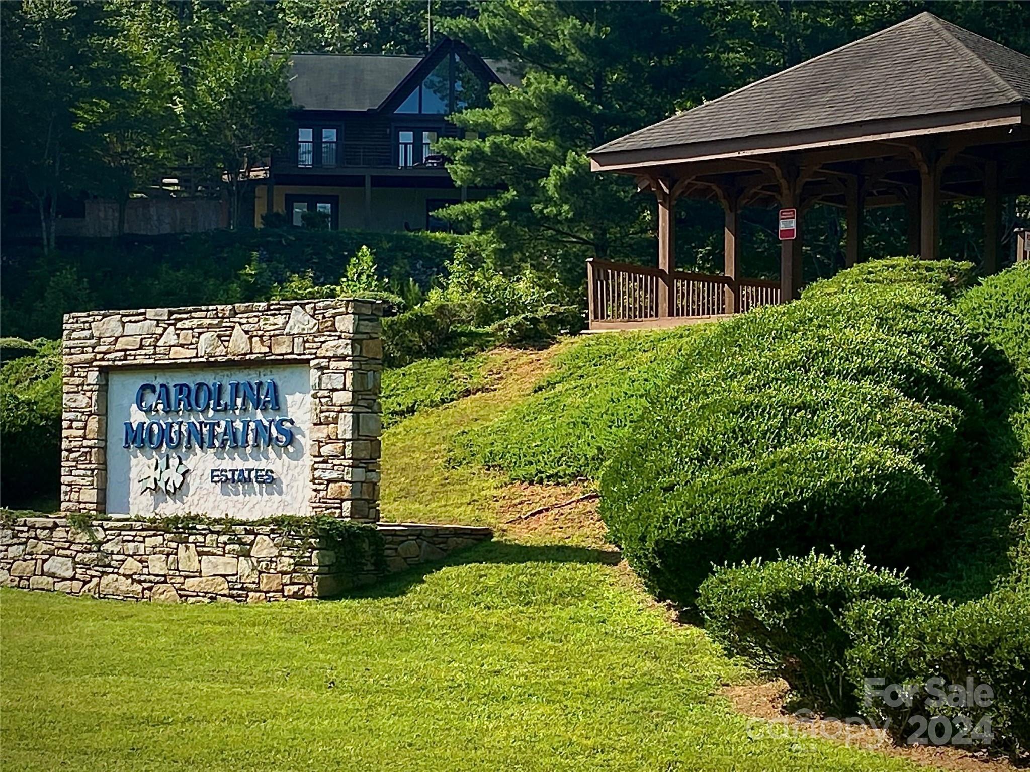 a view of house with front yard