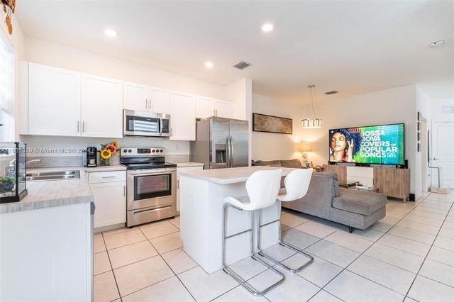 $465,000 | 21404 Northeast 3rd Court, Unit 21404 | Norland