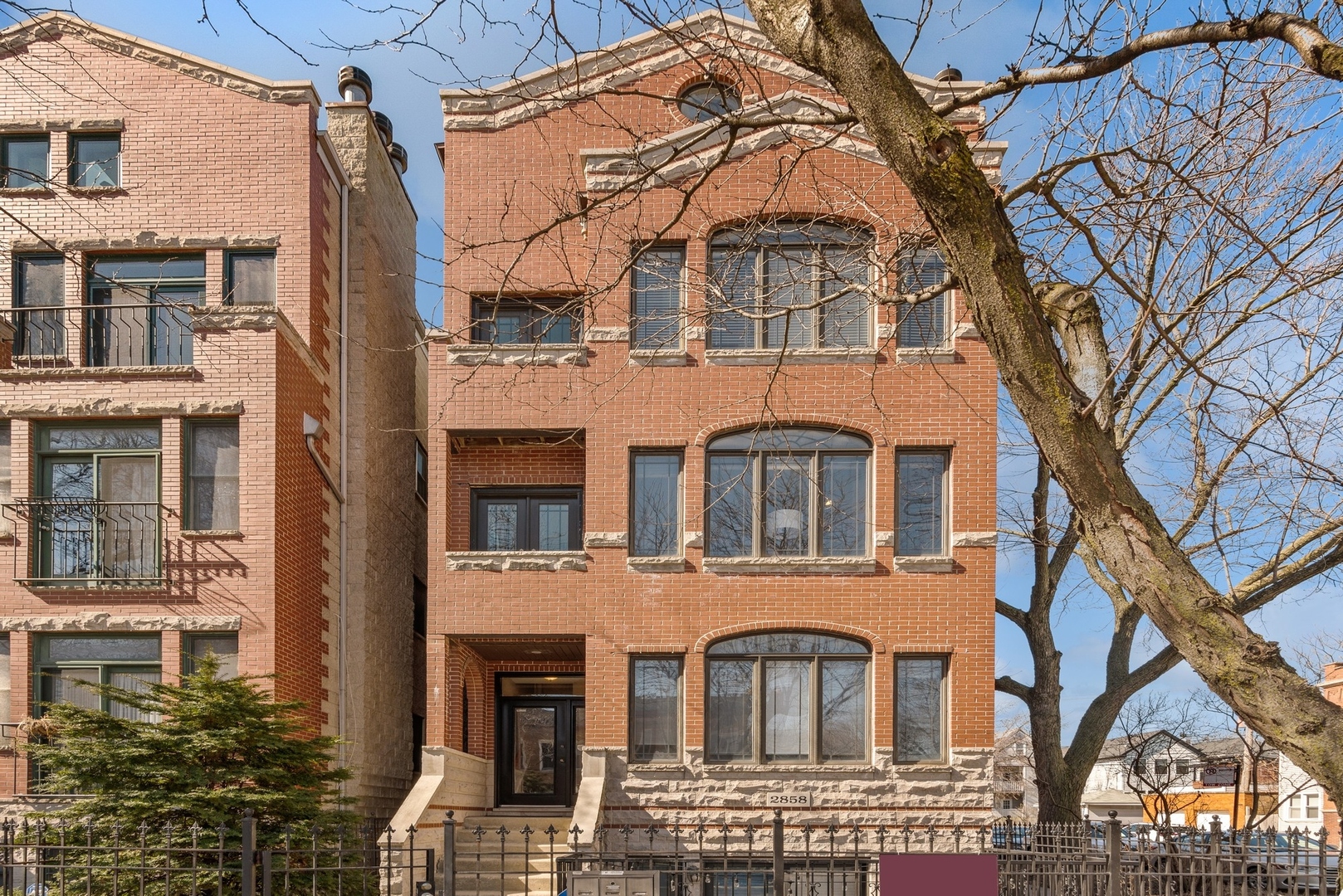 2858 North Damen Avenue, Unit 2, Chicago, IL 60618