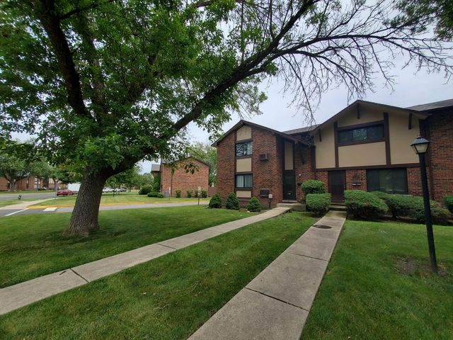 $245,000 | 1S211 Danby Street, Unit 211 | York Township - DuPage County