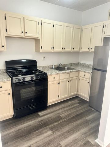 $2,300 | 423 East 158th Street | Melrose