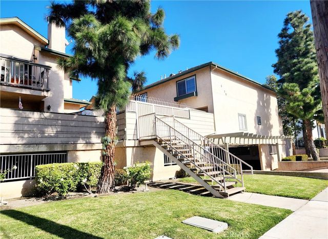 $549,999 | 1235 East Carson Street, Unit 2 | Central Carson