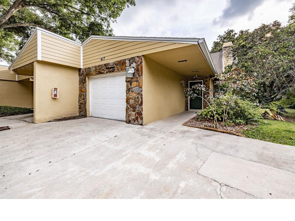 a view of a garage