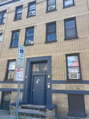 $1,800 | 76 Arlington Avenue, Unit 3L | The Hill