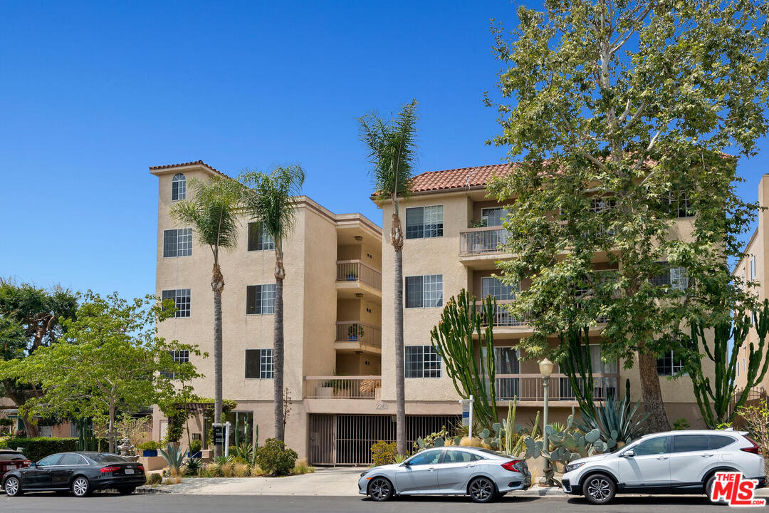 2263 Fox Hills Drive, Unit 204, Los Angeles, CA 90064 | Compass