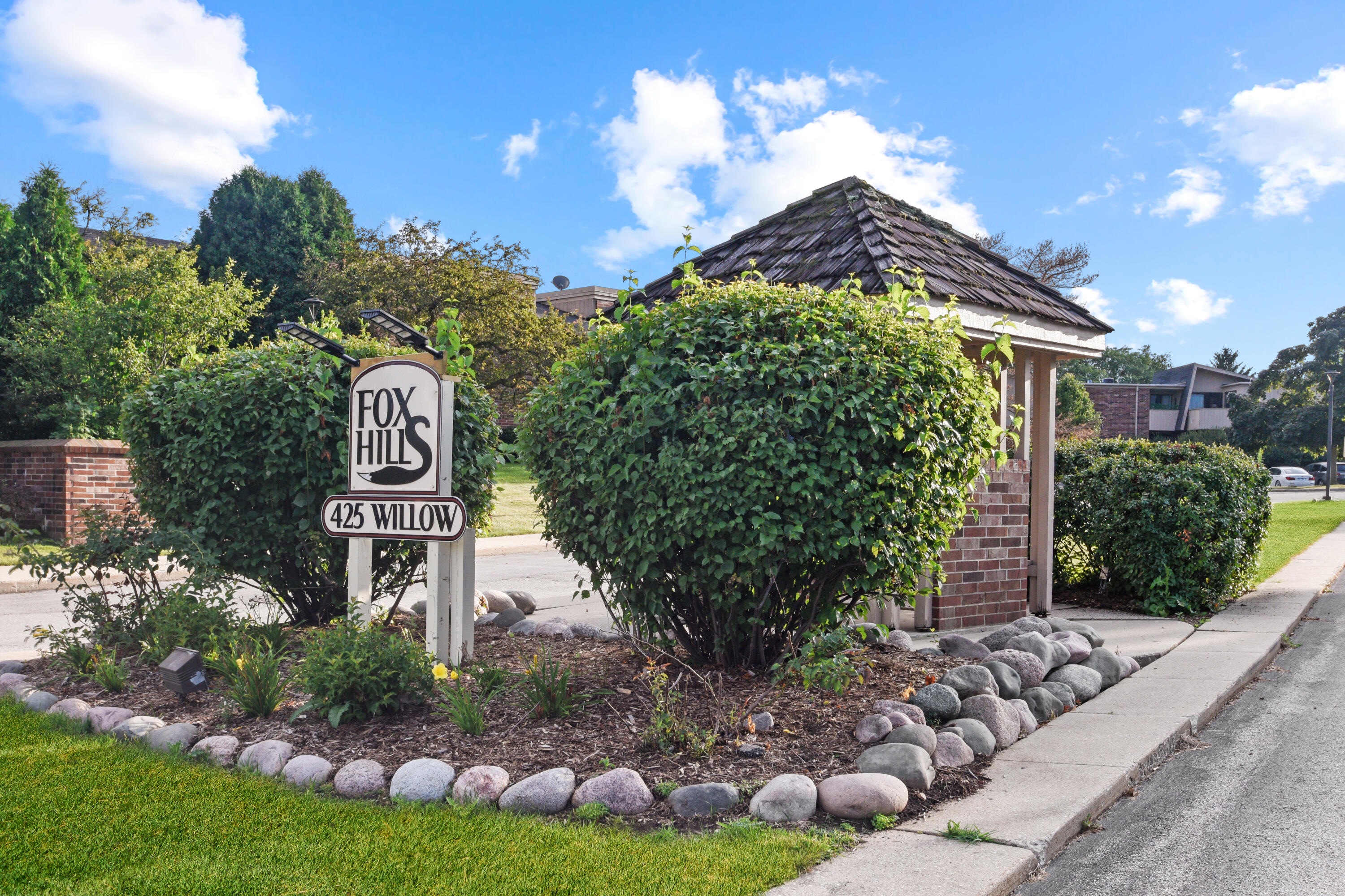 Entrance on Port Wash Rd