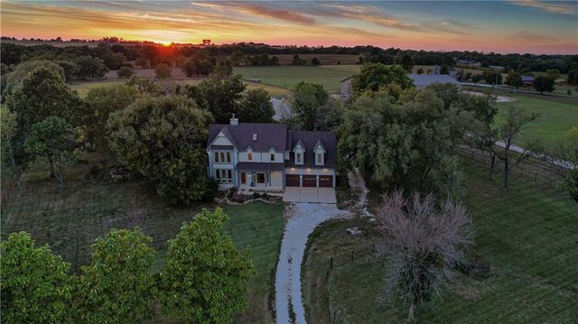 $1,024,995 | 23700 Quivira Road | Ten Mile Township - Miami County