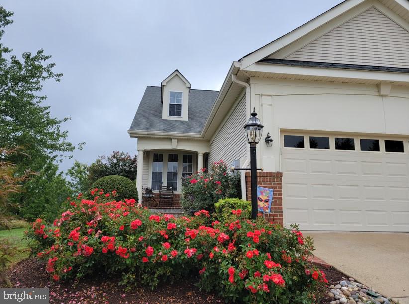 Beautiful landscaping, in ground sprinkler system