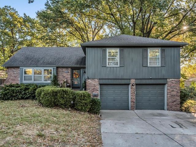 $375,000 | 9815 Mission Road | Shawnee Mission