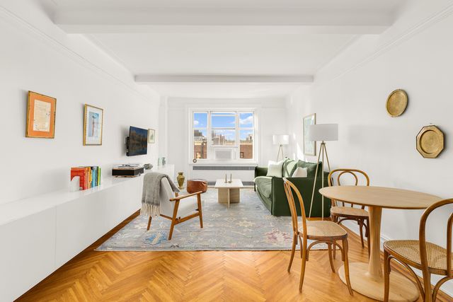 $825,000 | 233 West 99th Street, Unit 16D | Upper West Side