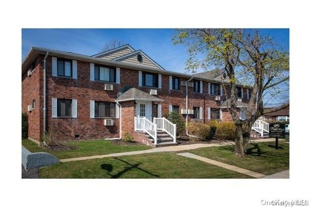 $2,645 | 1090 North Alleghany Avenue, Unit 8 | North Lindenhurst