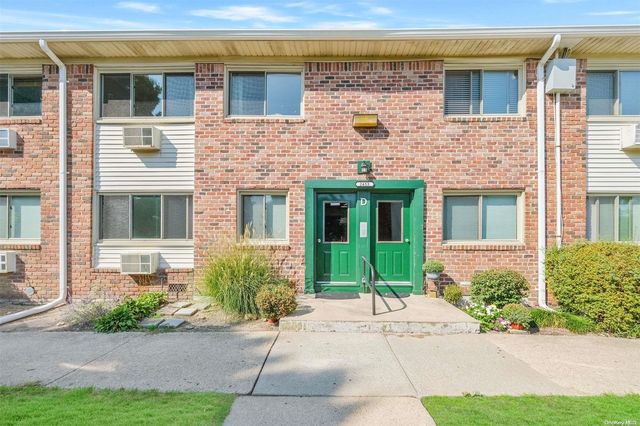 $239,999 | 2453 Union Boulevard, Unit 3A | Islip Hamlet