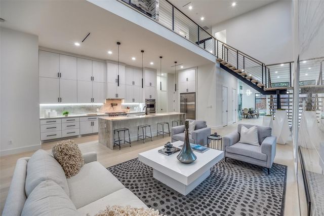 $1,375,000 | 4218 Bonham Street | Northcrest