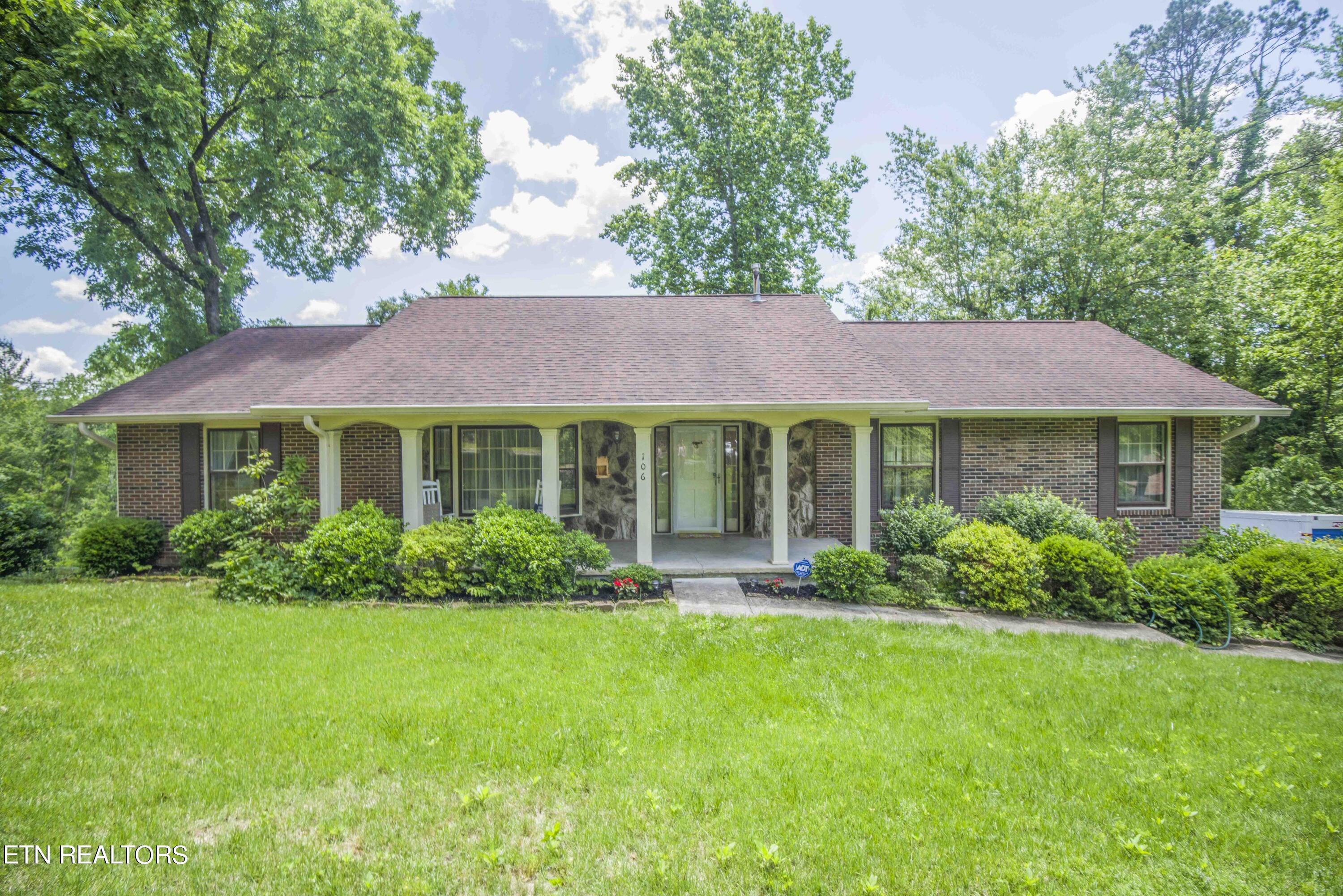 106 Greenbriar Lane, Oak Ridge, TN 37830