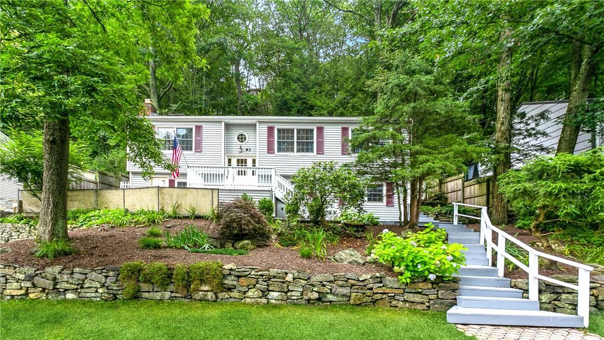 View of front of home.